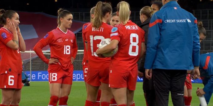 1:7-Debakel - Hier zofft sich die Frauen-Nati mit Trainerin Inka Grings