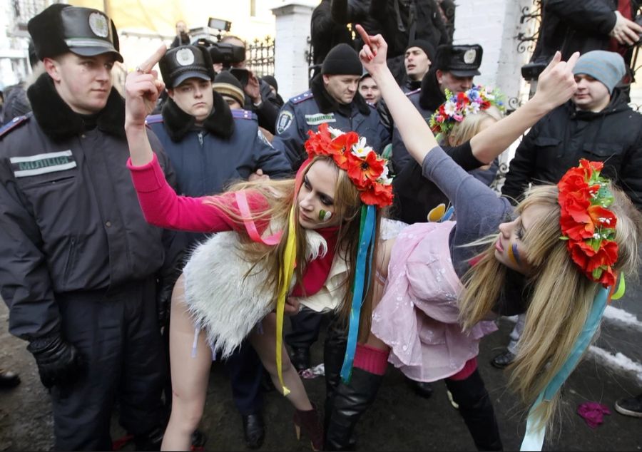 Berlusconis Skandal Femen Protest