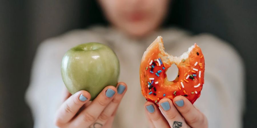 Ernährung Apfel Donut