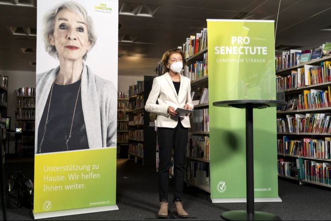 Die Präsidentin von Pro Senectute, alt Bundesrätin Eveline Widmer-Schlumpf, an einer Medienkonferenz zur Impfung gegen das Coronavirus, Januar 2021. Eveline Widmer-Schlumpf Pro Senectute