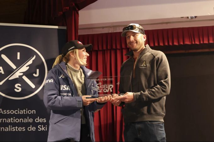 Miakela Shiffrin freut sich über die Auszeichnung. Mikaela Shiffrin