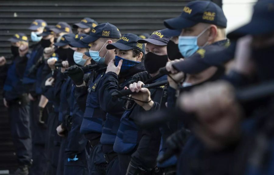 Anti-Lockdown-Proteste in Dublin sind am Samstagnachmittag ausgeartet.