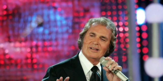 ARCHIV - Sänger Engelbert Humperdinck feiert am 02.05.2021 seinen 85. Geburtstag. Foto: Valda Kalnina/AFI/EPA/dpa ARCHIV - Sänger Engelbert Humperdinck feiert am 02.05.2021 seinen 85. Geburtstag. Foto: Valda Kalnina/AFI/EPA/dpa