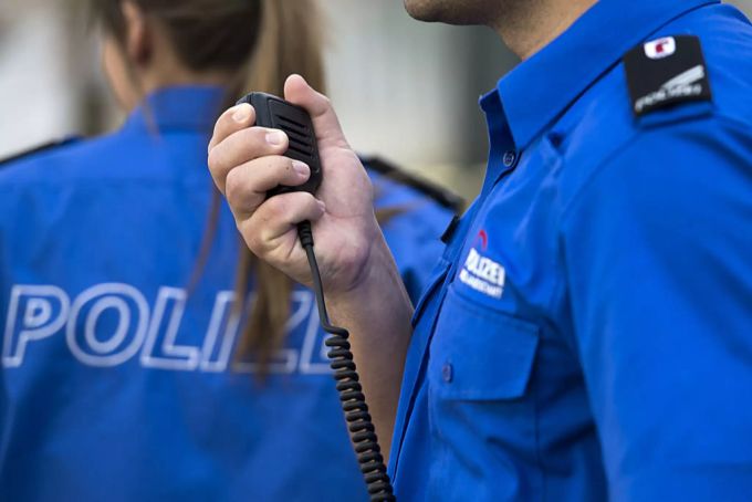 Die Polizei müsse bei Demonstrationen gegen die Corona-Massnahmen einen «gesunden Mittelweg» finden, um auf die Schutzmassnahmen aufmerksam zu machen, sagt Ivo Corvini, Präsident de Personalverbands Polizei Basel-Landschaft. Polizei Basel-Landschaft