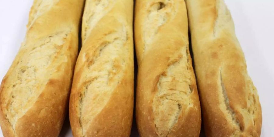 Sie gehören zur französischen Kultur: Baguettes. Foto: Jens Wolf/dpa-Zentralbild/dpa
