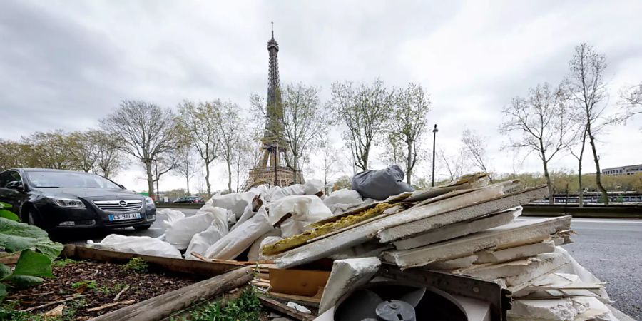 Paris hat ein Müllproblem. Foto: Leo Novel/dpa