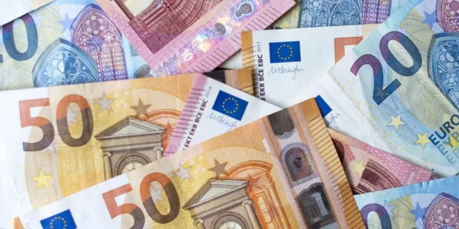 Im Jahr 2019 hatten die öffentlichen Haushalte noch einen Überschuss von 45,2 Milliarden Euro erzielt - 2020 folgte Corona-bedingt ein Milliarden-Defizit. Foto: Monika Skolimowska/dpa-Zentralbild/dpa
