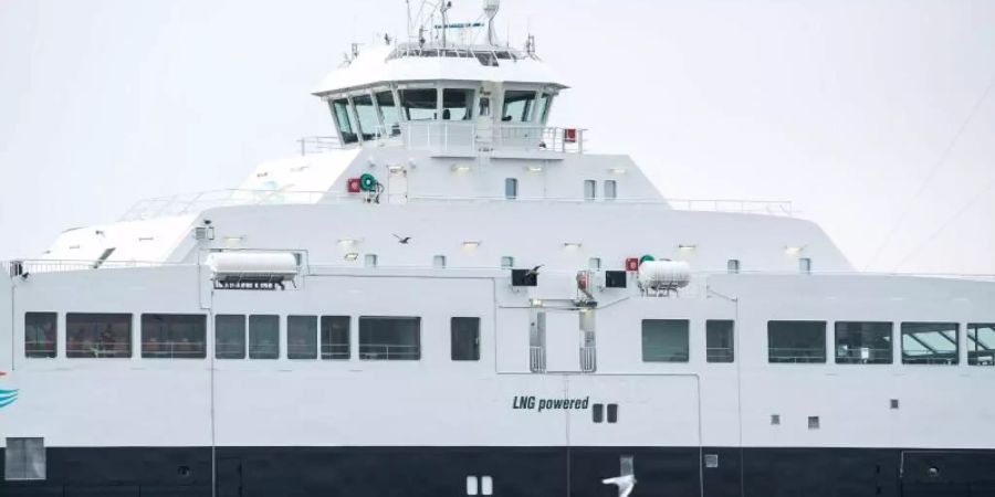 Das mit Flüssigerdgas (LNG) Fährschiff «Greenferry I» verkehrt seit dem 1. März zwischen Cuxhaven und Brunsbüttel. Foto: Sina Schuldt/dpa