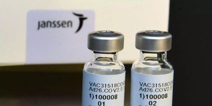 Der französische Pharmakonzern Sanofi will die Produktion des Vakzins von Johnson & Johnson fördern. corona impfung
