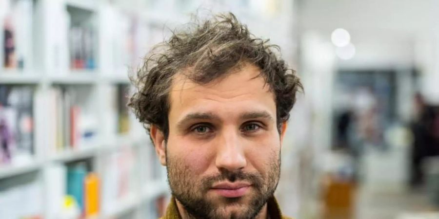 Der Autor Takis Würger liefert mit seinem neuen Roman «Noah» eine Holocaust-Biografie. Foto: Christophe Gateau/dpa