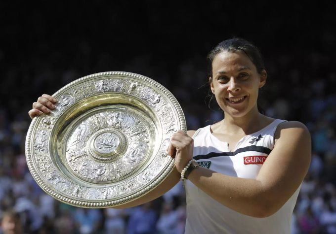 Marion Bartoli (hier nach ihrem Wimbledon-Sieg 2013) hatte Tee mit Kate Middleton. Marion Bartoli