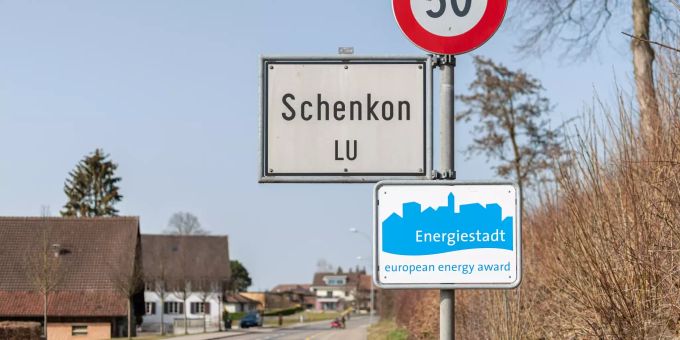 Ortsschild der Gemeinde Schenkon. Ortsschild der Gemeinde Schenkon.