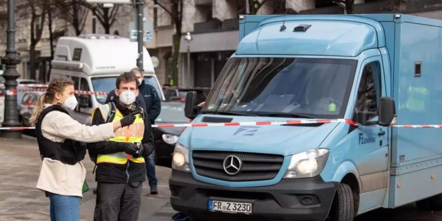 Die Polizei hat nach einem Überfall am Berliner Kurfürstendamm einen Tatverdächtigen festgenommen. Foto: Bernd von Jutrczenka/dpa