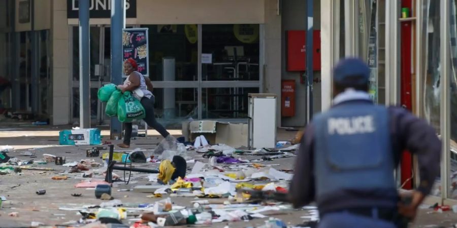 Chaos nach Plünderungen in Katlehong