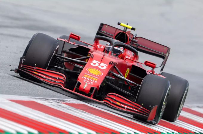 Carlos Sainz in seinem Ferrari. Formel 1