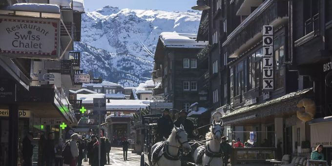 Mehr Hotelübernachtungen im Mai (Symbolbild Zermatt). Hotel