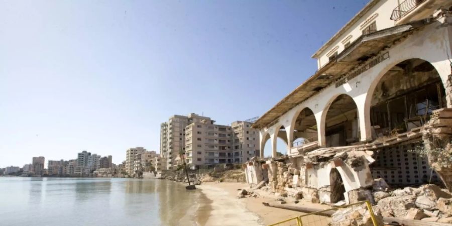 Hotels in Ruinen am Strand von Varosha im Oktober 2020