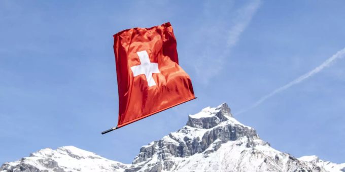 Die Höhe der Kurtaxen, die Gäste in Schweizer Tourismusregionen bezahlen müssen, variiert selbst innerhalb eines Kantons beträchtlich. (Archivbild) kurtaxe