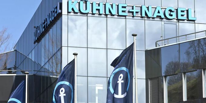 Das Logistikunternehmen Kühne + Nagel hat im zweiten Quartal von einer hohen Nachfrage proftiert. (Archiv) Kühne+Nagel