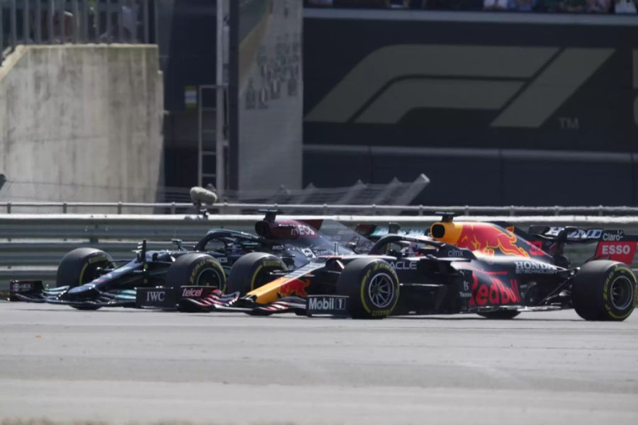 Max Verstappen und Lewis Hamilton beim Grossen Preis von Silverstone. (Archivbild)