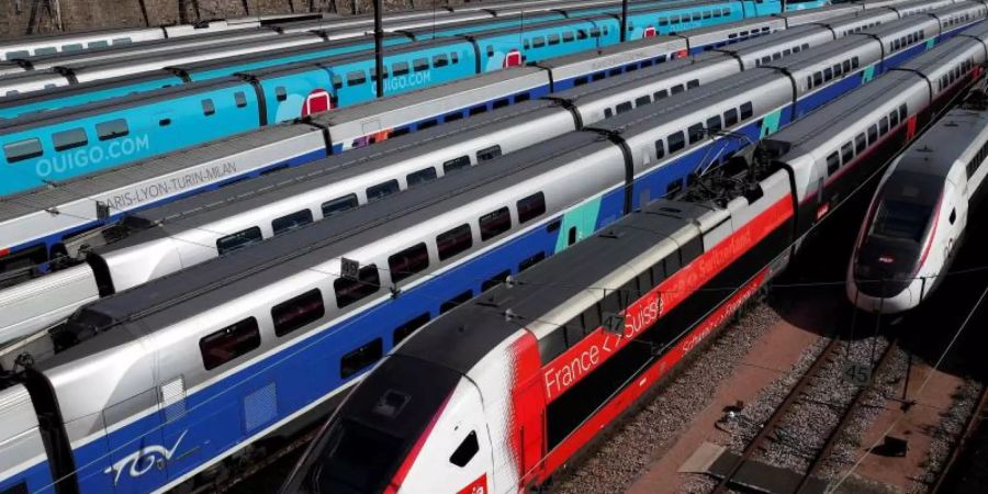 Der Start des TGV in Frankreich 1981 revolutionierte das Bahnreisen, zehn Jahre vorher schon schickte die Bundesbahn den ersten Intercity aufs Gleis. Foto: Thomas Coex/AFP/dpa/Archivbild