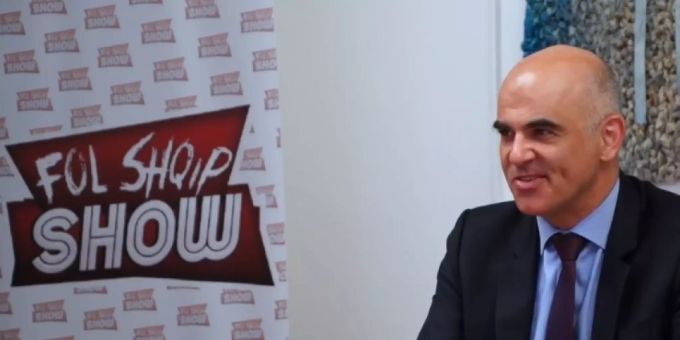 Albanische TV-Show - Alain Berset wirbt für die Impfung