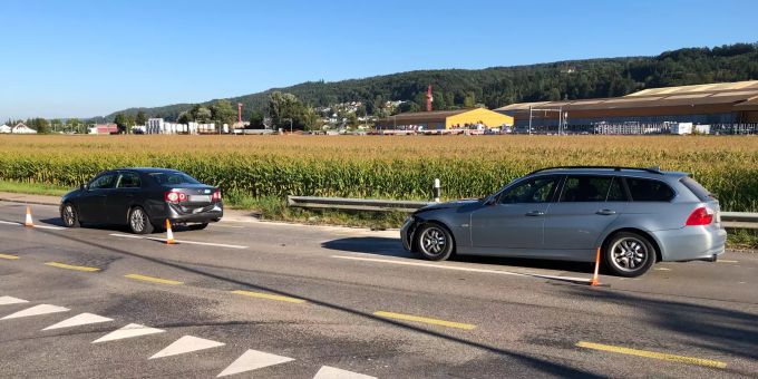 Bei der Auffahrkollision wurden drei Personen verletzt. Unfall