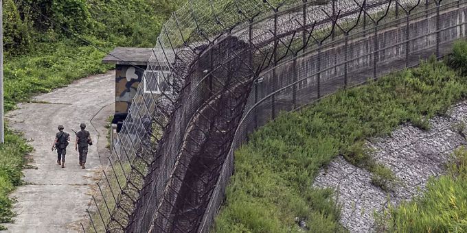 Südkoreanische Soldaten patrouillieren an der innerkoreanischen Grenze verläuft. Foto: -/YNA/dpa Südkoreanische Soldaten patrouillieren an der innerkoreanischen Grenze verläuft. Foto: -/YNA/dpa