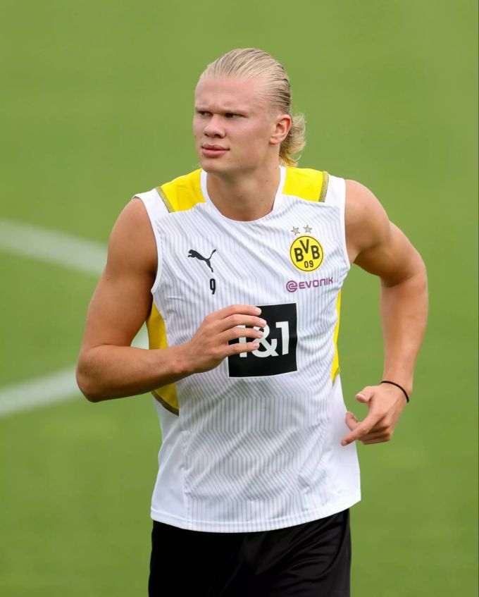 Die Einstellung von Erling Haaland beeindruckt Youssoufa Moukoko. Youssofa Moukoko