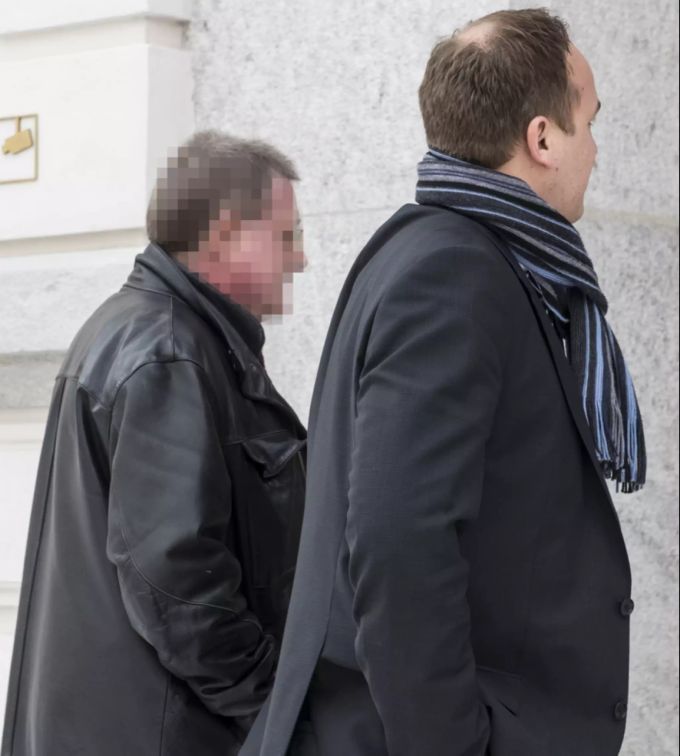 Der Ex-Seco-Mitarbeiter muss sich vor dem Bundesstrafgericht verantworten. ex-seco-mitarbeiter