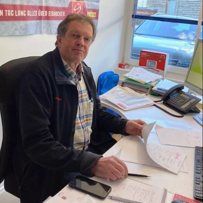 Ludwig Waidacher tritt nach 30 Jahren Funktionärs-Tätigkeit vom EHC Arosa zurück. ehc arosa