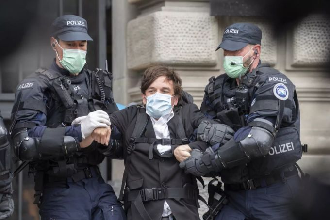 Polizei Klimaaktivisten Paradeplatz