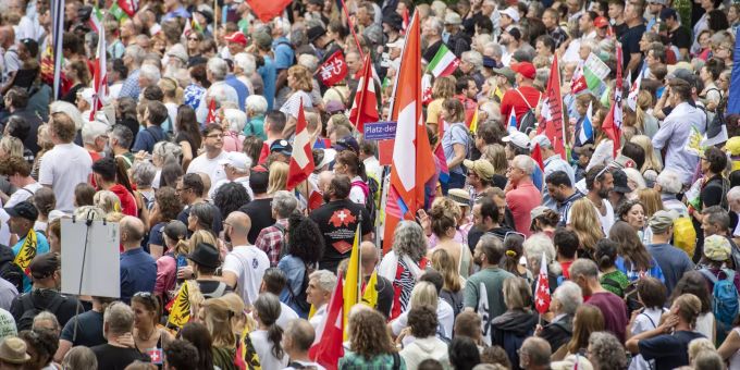 Rund 5000 Personen sind heute nach Luzern gepilgert, um gegen die Corona-Massnahmen zu demonstrieren. Coronavirus