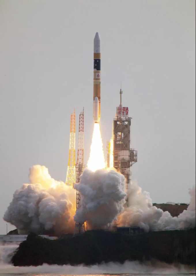 Die japanische Sonde «Akatsuki» mit einer Trägerrakete beim Start im Jahr 2010. venus sonden