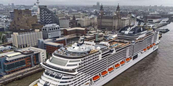 Die Reederei MSC will seine Kreuzfahrtflotte klimaschonender aufstellen. Motoren mit Wasserstoffantrieb sollen dabei helfen. Mit Partnern hat MSC eine Machbarkeitstudie dazu in Auftrag gegeben.(Archivbild) Die Reederei MSC will seine Kreuzfahrtflotte klimaschonender aufstellen. Motoren mit Wasserstoffantrieb sollen dabei helfen. Mit Partnern hat MSC eine Machbarkeitstudie dazu in Auftrag gegeben.(Archivbild)