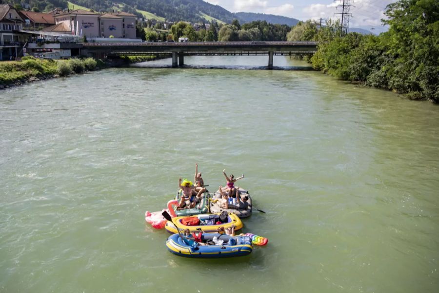 Vor allem am Samstag wird es heiss – perfekte Bedingungen für eine Böötli-Tour auf der Aare, Reuss oder Limmat.