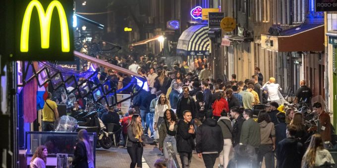 Das Nachtleben in Amsterdam im Juli 2021. amsterdam