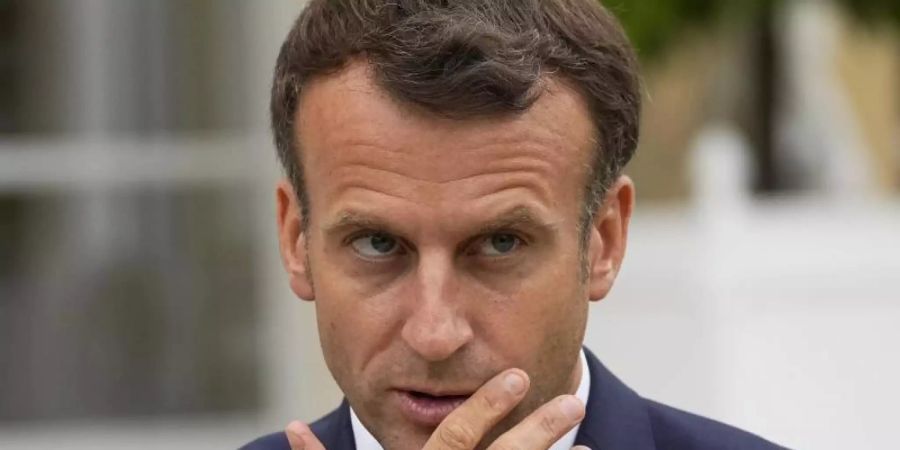 Hatte die Corona-Massnahmen bereits in der zurückliegenden Woche angekündigt: Emmanuel Macron. Foto: Michel Euler/AP/dpa