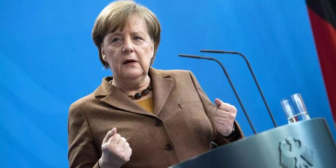 Angela Merkel spricht zu den Medien. Coronavirus