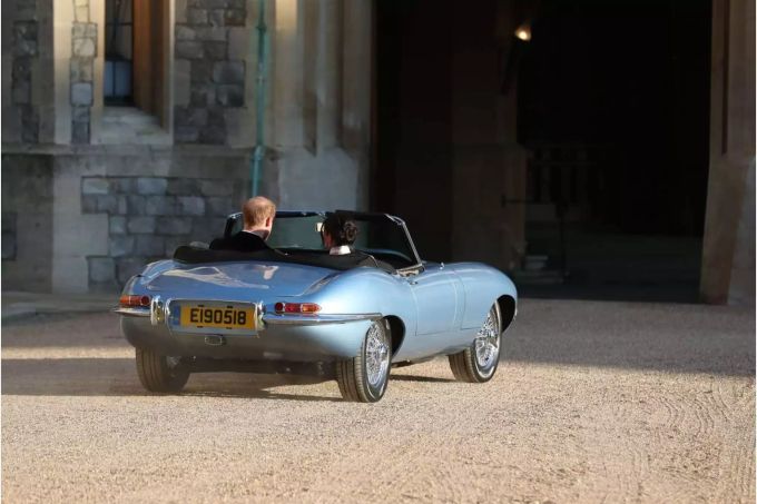 Zwar fahren sie noch nicht in die Flitterwochen, jedoch dürften die nächsten Tage deutlich entspannter für Meghan und Harry werden. Zwar fahren sie noch nicht in die Flitterwochen, jedoch dürften die nächsten Tage deutlich entspannter für Meghan und Harry werden.