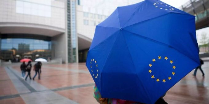 Brüssels Datenschutzschirm - EU schützt Schweiz vor Facebook