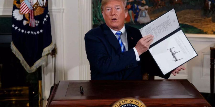 Ein «schlechter Deal» - US-Präsident Donald Trump unterzeichnet ein Memorandum zum Iran-Abkommen