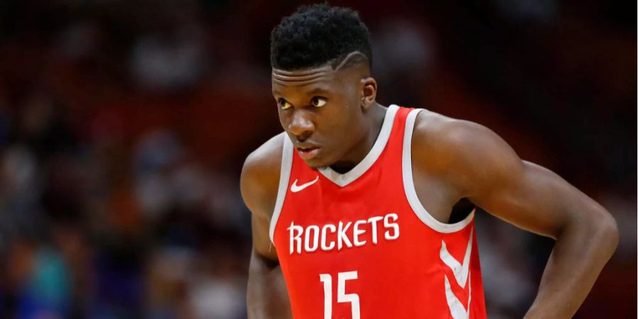 Clint Capela erzielt gegen Dallas vier Punkte.