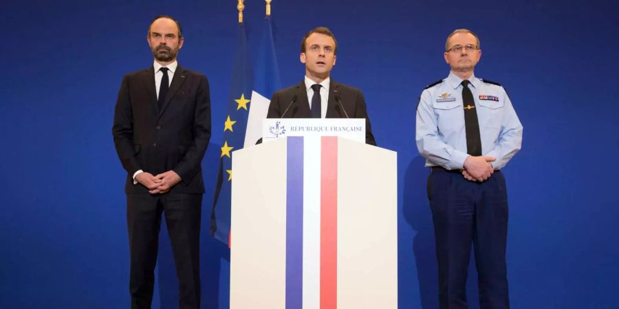 Édouard Philippe und Emmanuel Macron nach der Geiselnahme von letzter Woche.