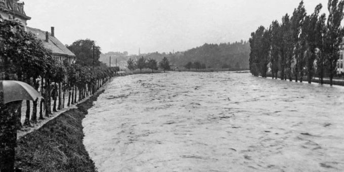 Das Hochwasser von 1868 überflutete ganze Schweizer Städte – und die Alpen. Das Hochwasser von 1868 überflutete ganze Schweizer Städte – und die Alpen.