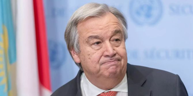 UN-Generalsekretär António Guterres spricht auf einer Pressekonferenz.