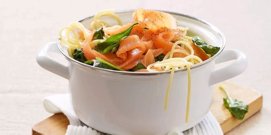 Spaghetti mit Spinat und Lachs