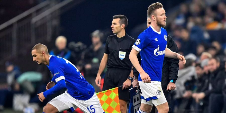 Eine Auswechslung bei Schalke 04.