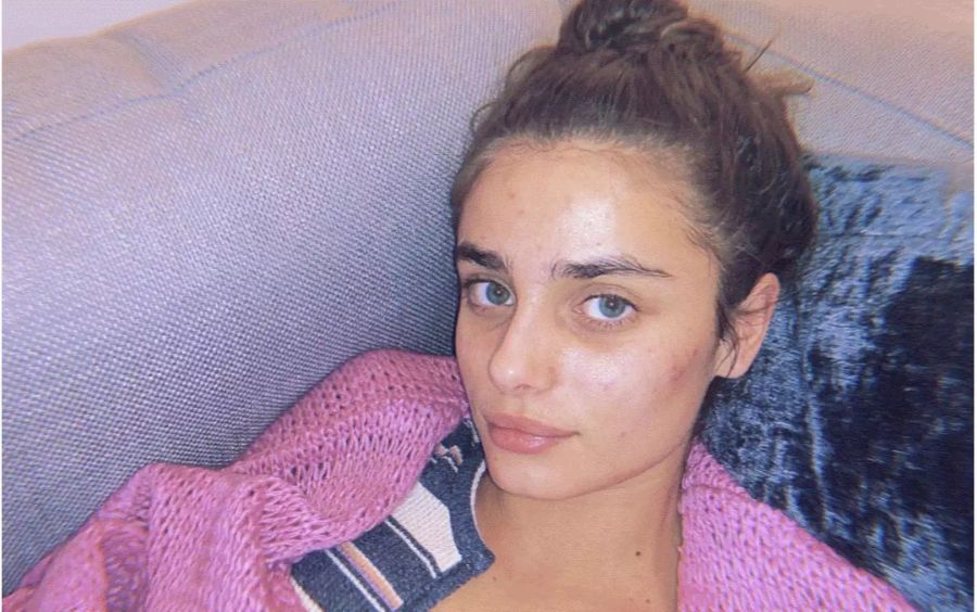 Taylor Hill zeigt sich auf Instagram völlig ungeschminkt.