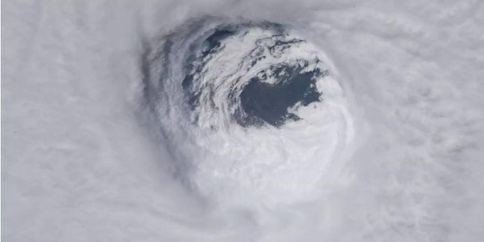 Dieses von der Nasa zu Verfügung gestellte Bild zeigt das Auge des Hurrikans «Michael». Dieses von der Nasa zu Verfügung gestellte Bild zeigt das Auge des Hurrikans «Michael».